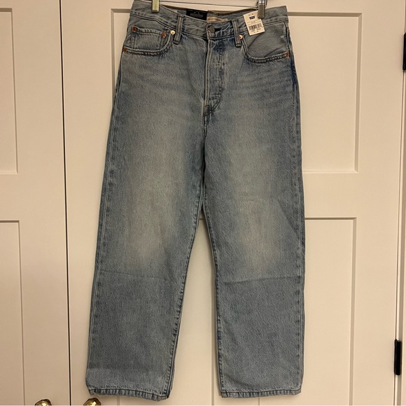 NWT Levi’s 501 Light Wash Ribcage Cropped Ankle Jeans - Picture 2 of 12